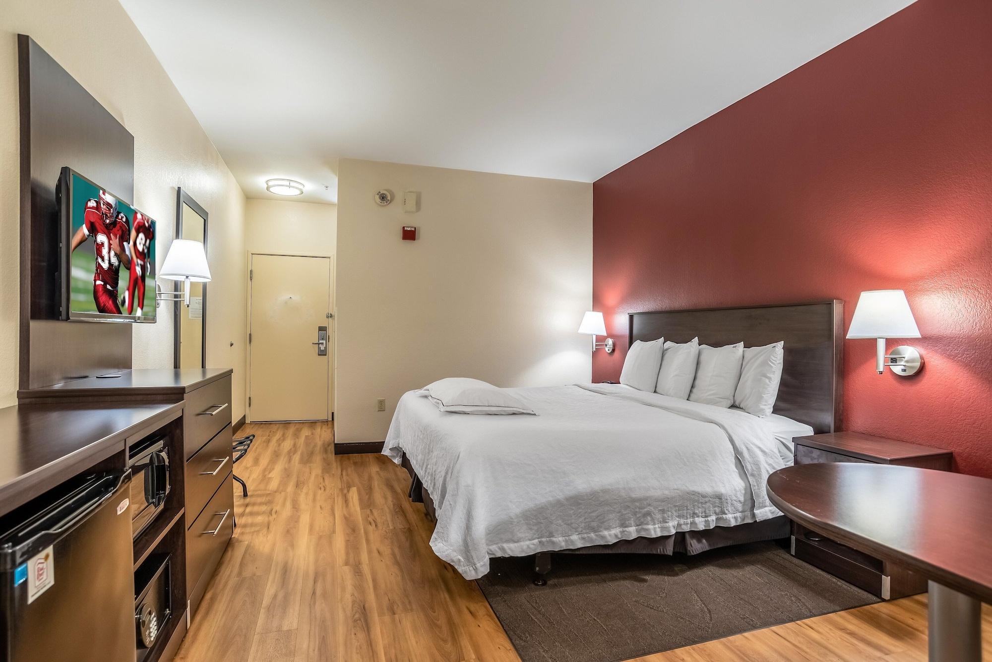 Red Roof Inn Plus + Phoenix West Exteriör bild