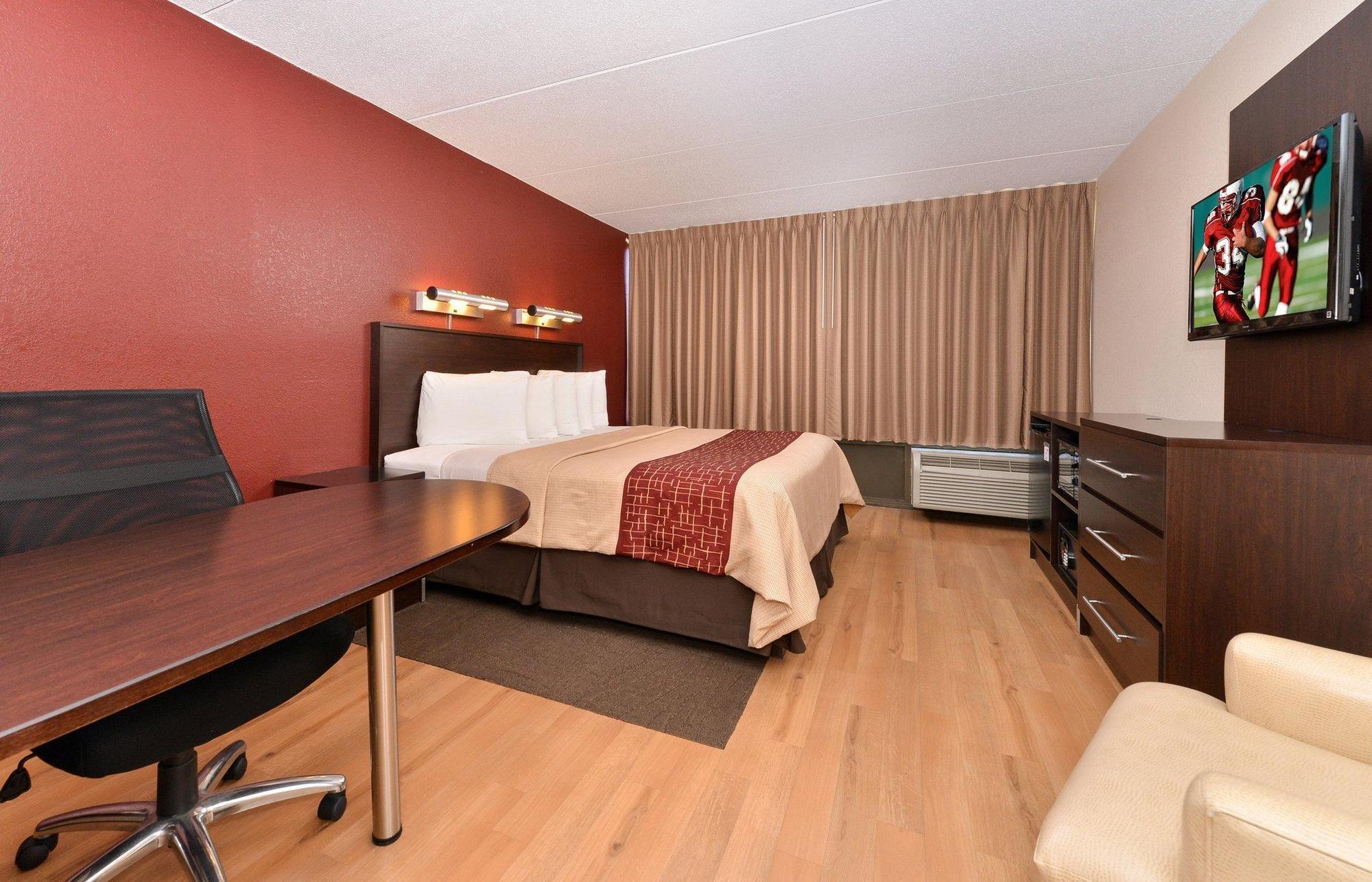 Red Roof Inn Plus + Phoenix West Exteriör bild