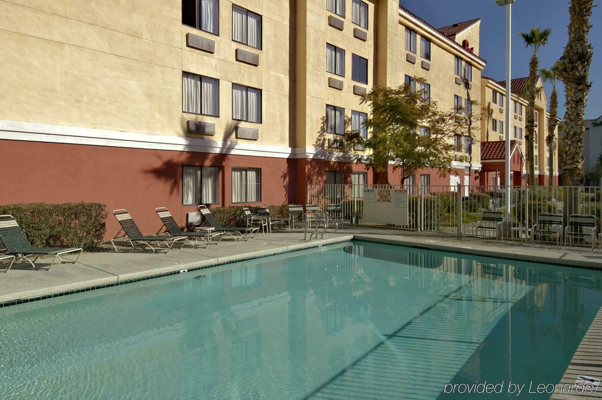Red Roof Inn Plus + Phoenix West Exteriör bild